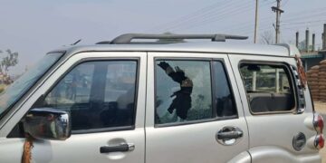 सिराहामा गाँउपालिका अध्यक्षको गाडी उपाध्यक्षद्वारा तोडफोड